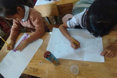 Liên đội Y Jut đã tổ chức cuộc thi vẽ tranh Phòng chống bạo lực học đường tại Liên đội và đã nộp tranh về PGD thị xã đúng thời gian quy định