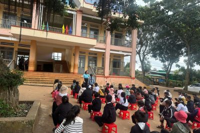 Sáng ngày 13 /10/2025 Liên đội Y Jút tổ chức tuyên truyền phòng chống đuối nước, tai nạn thương tích và  tiếp tục thực hiện mỗi tuần 1 câu chuyện đẹp.