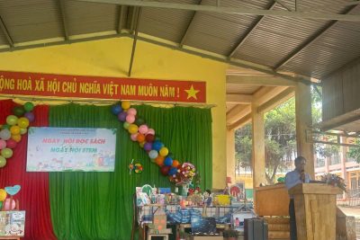 Sách là con tàu thời gian đưa chúng ta về quá khứ và là cánh cửa mở ra tương lai.🇻🇳🇻🇳 💯💫Khoa học không chỉ nằm trong sách vở,khoa học nằm trong đôi tay và tư duy của chính chúng ta chào đón ngày hội stem với những thí nghiệm bùng nổ và những mô hình đầy sáng tạo.💯💯