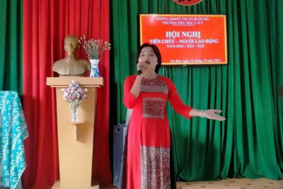 Chuyện hôm qua giờ mới kể. Sáng ngày 18/10/2024 Trường Th Y Jut tổ chức Hội nghị CNVC và toạ đàm 20/10