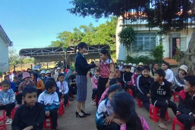Sáng ngày 11/11/2024 Liên đội Trường Tiểu học Y Jút tổ chức tìm hiểu Luật trẻ em 2016 và công ước  của Liên hiệp quốc về Quyền trẻ em cho đội viên và nhi đông toàn trường