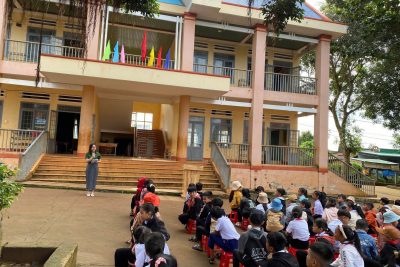 hực hiện công văn số 16/GM –  UBND của UBND phường Cư Bao ngày 25/8/2025 về việc tăng cường biện pháp phòng, chống dịch sốt xuất huyết.  Căn cứ vào tình hình thực tế của nhà Trường. Liên đội Y Jut tổ chức buổi tuyên truyền dưới cờ về các biện pháp phòng, chống dịch sốt xuất huyết đến với tất cả cán bộ, giáo viên, nhân viên học sinh toàn trường.