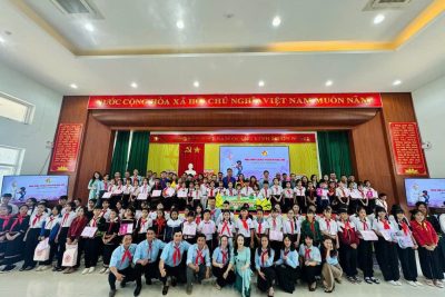 Ngày 28/2/2025 Liên đội tham gia Đại hội cháu ngoan Bác Hồ cấp Thị xã gồm có 2 HS tiêu biểu lớp 5A1 và 2 em HS có hoàn cảnh khó khăn tại Liên đội nhận được BHYT từ Hội đồng đội trao tặng