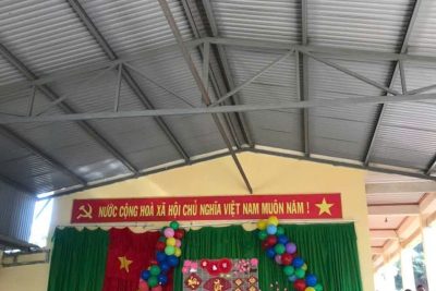 Hoạt động trải nghiệm Xuân yêu thương Ất tỵ 2025, trong ngày hội Liên đội kết hợp Nhà trường trao 10 phần quà tết cho HS có hoàn cảnh khó khăn tại Liên đội