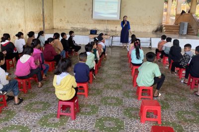 Sáng ngày 07/06/2024 Đoàn xã Cư Bao kết hợp với BGH, TPT Đội, Đoàn thanh niên trường TH Y Jút tổ chức sinh hoạt hè cho các em học sinh, qua buổi sinh hoạt các em được tập huấn, nghe tuyên truyền về ATGT, Phòng chống đuối nước và các trò chơi tập thể vui nhộn