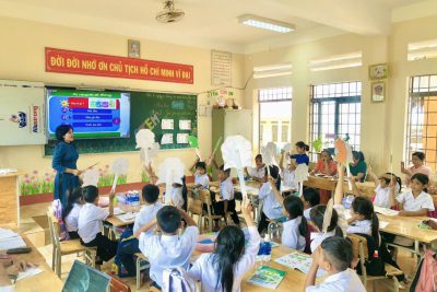 Ngày 4/10/2024 trường TH Y Jút tổ chức chuyên đề Stem môn tự nhiên xã hội lớp 2 do đồng chí H Nuil Niê thực hiện, qua buổi chuyên đề giáo viên tham gia học hỏi và trao đổi lẫn nhauu