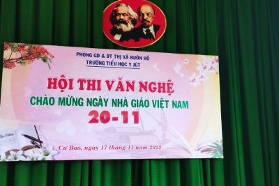 Kỉ niệm 40 năm Ngày Nhà giáo Việt Nam 20/11/2082 – 20/11/2022. Hôm nay Liên đội Trường Tiểu học Y Jút tổ chức Hội thi văn nghệ chào mừng Ngày Nhà giáo Việt Nam 20/11. Chúc Hội thi thành công tốt đẹp..